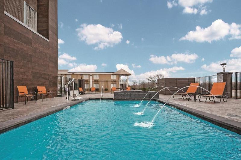 Motel Super 8 By Wyndham Grand Prairie North Exterior foto